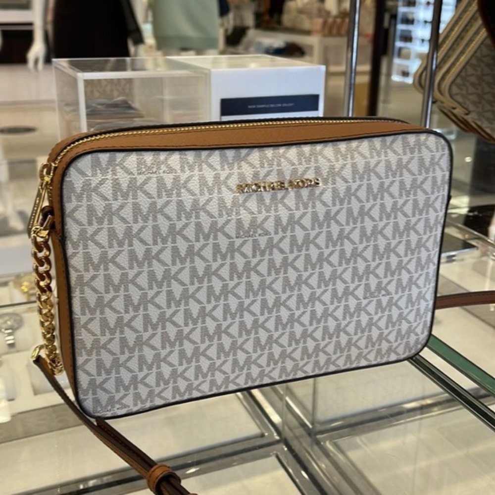 Michael Kors Jet Set Item Large East West Zip Crossbody Vanilla - Picture 8 of 16